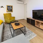 1 Bedroom In Apartment