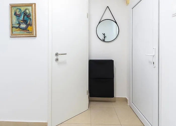 Stunning In With Wifi Apartamento Pula
