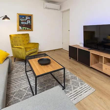 Stunning In With Wifi Lägenhet