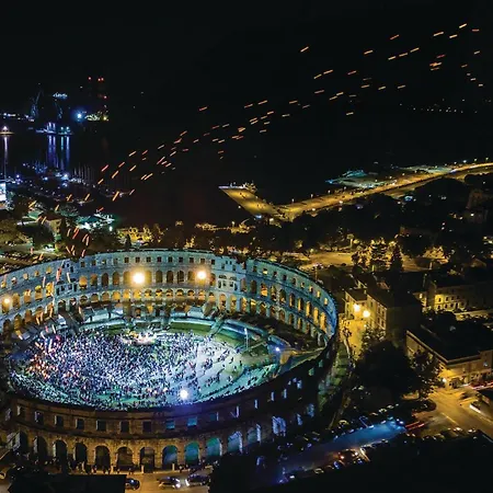 Stunning In With Wifi Pula